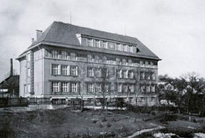 HISTORICKÉ ŠKOLNÍ BUDOVY